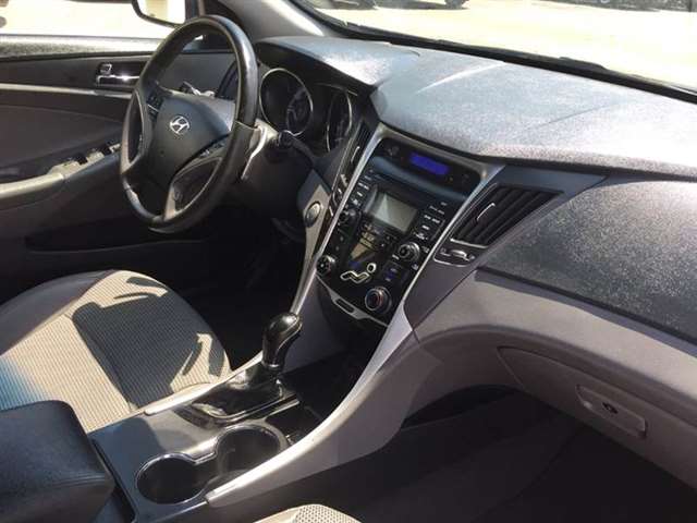 2012 Hyundai Sonata SE 4dr Sedan 6A